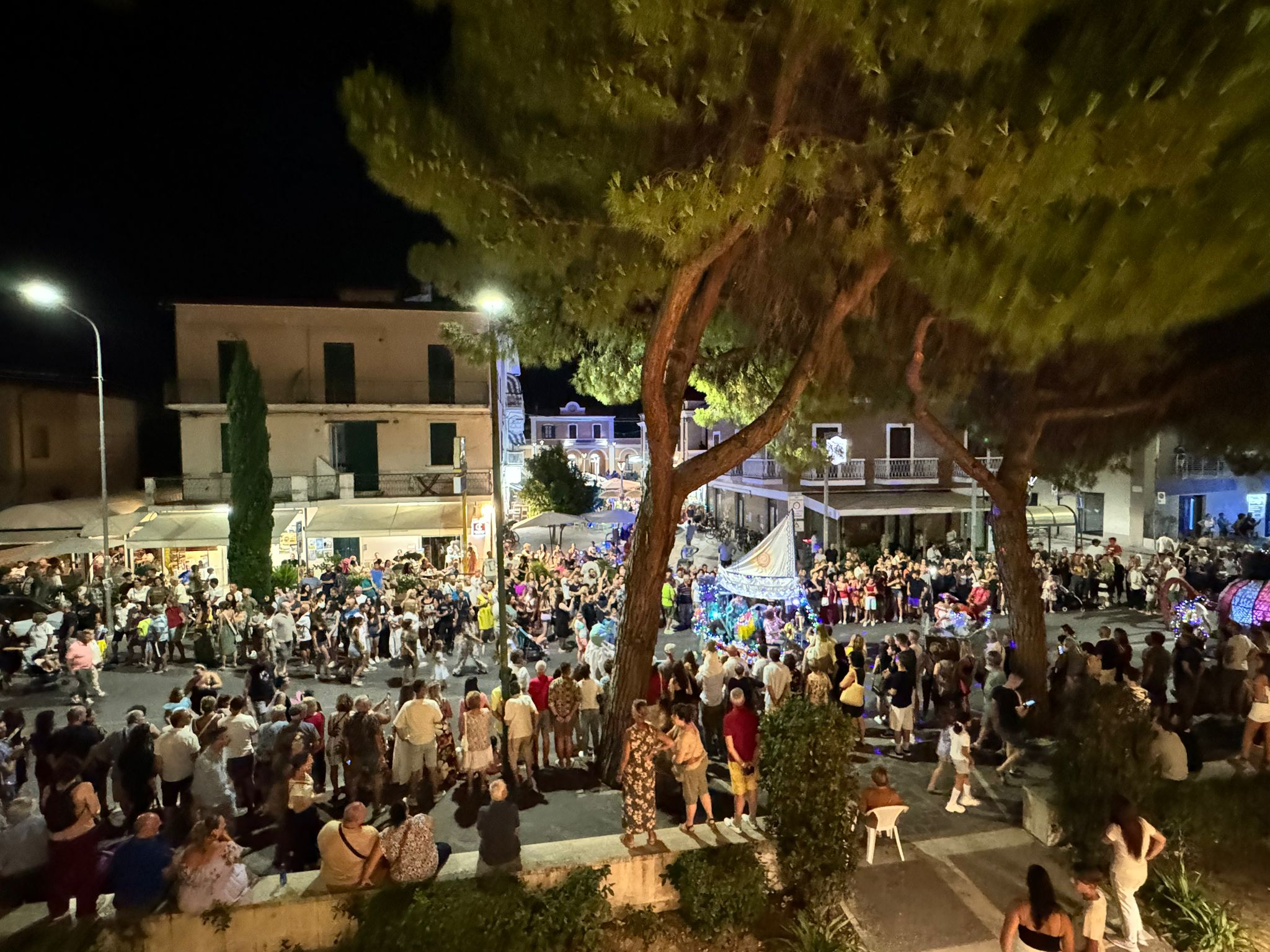 Pineto non ? adatto per la vita notturna ma al contrario un pase che vive il suo ritmo nella sicurezza e tranquillit?